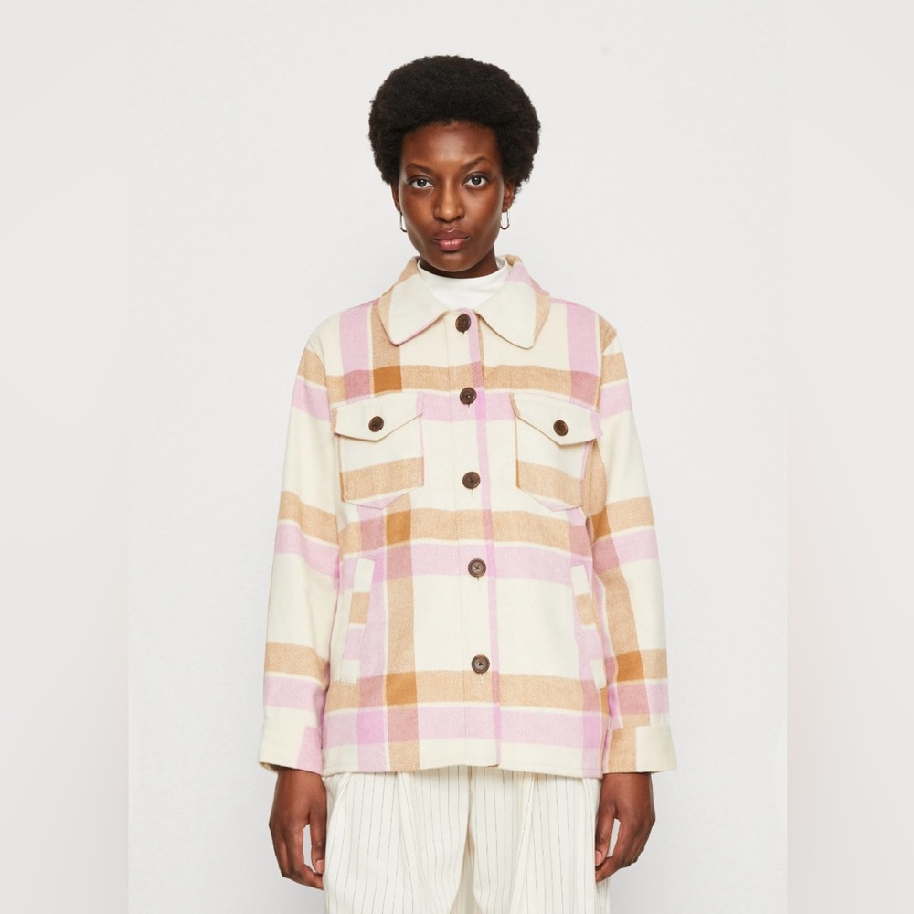 GAP SHACKET jacket plaid pinks browns cream plaid pockets size Large NWT